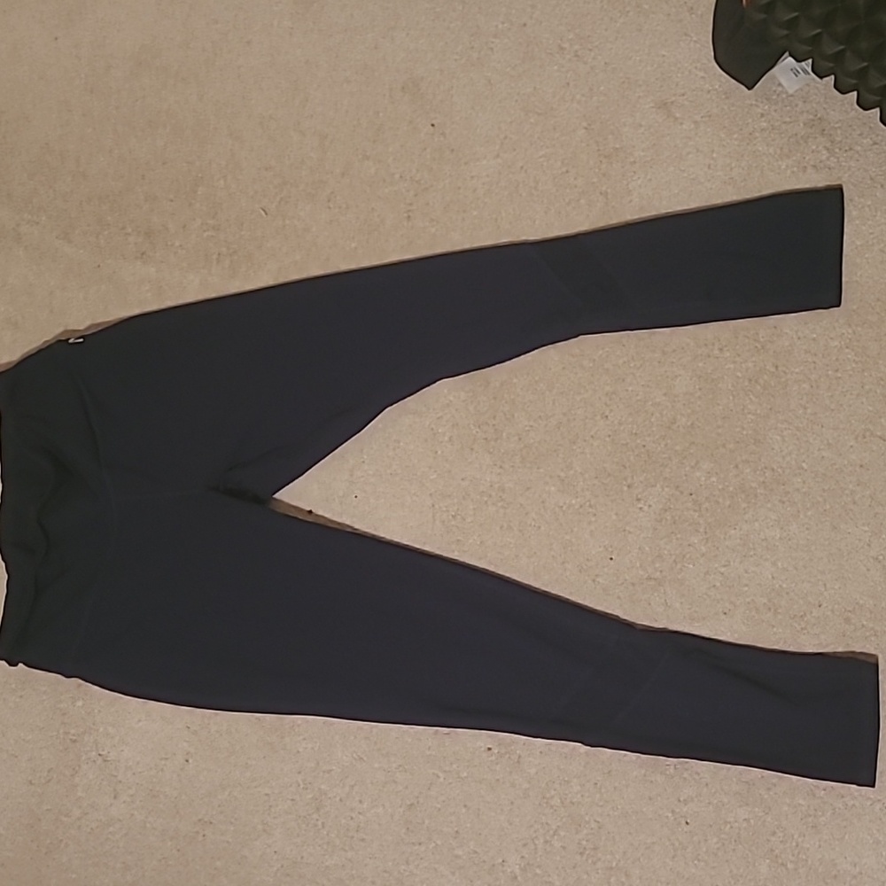 Navy active wear leggings. Dri mode wiki technology. Rarely worn.